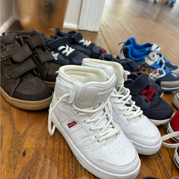 8 LOT toddler boy shoes - Picture 2 of 4